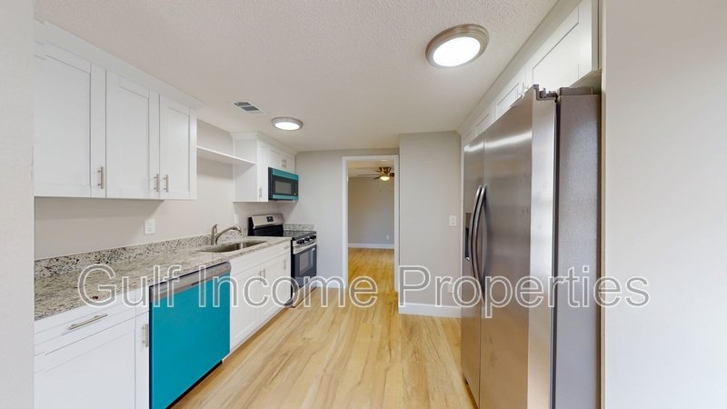 2515 30th Avenue Drive East - B property image