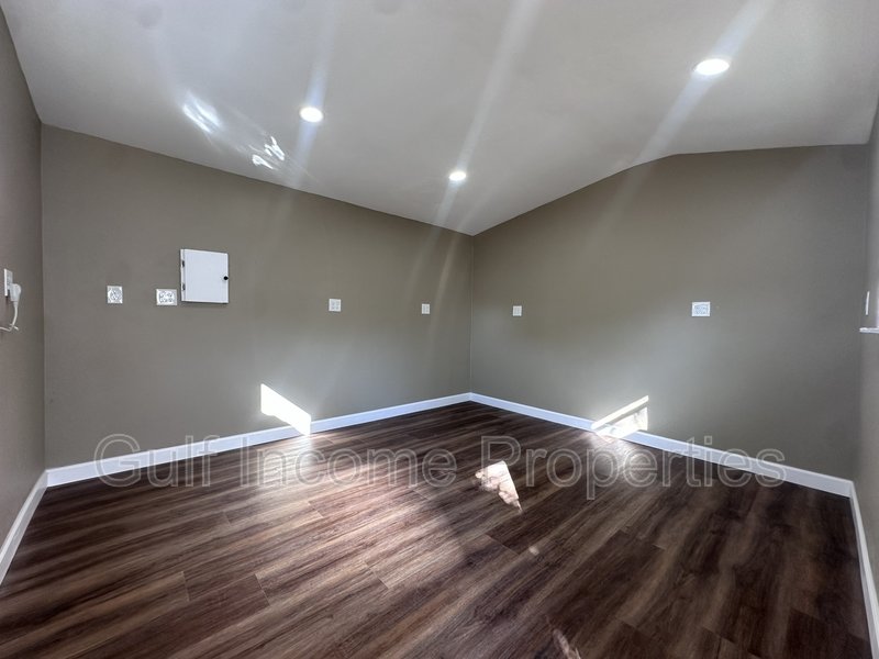 2635 Arnold Street - B property image