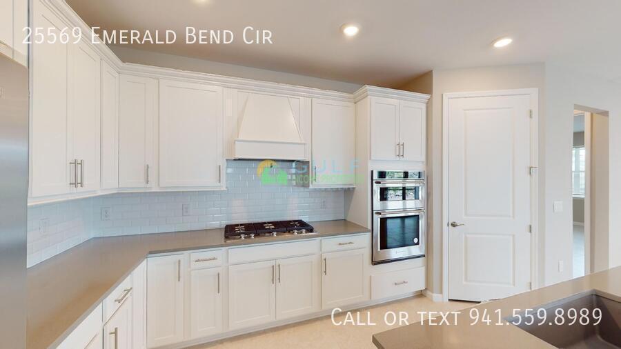 25569 Emerald Bend Cir property image