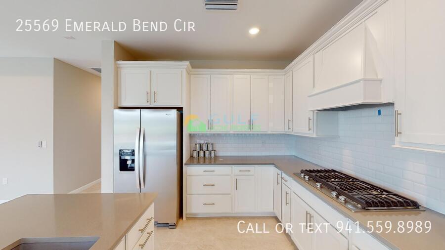 25569 Emerald Bend Cir property image