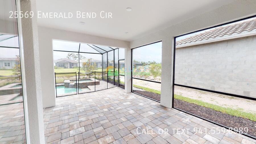 25569 Emerald Bend Cir property image