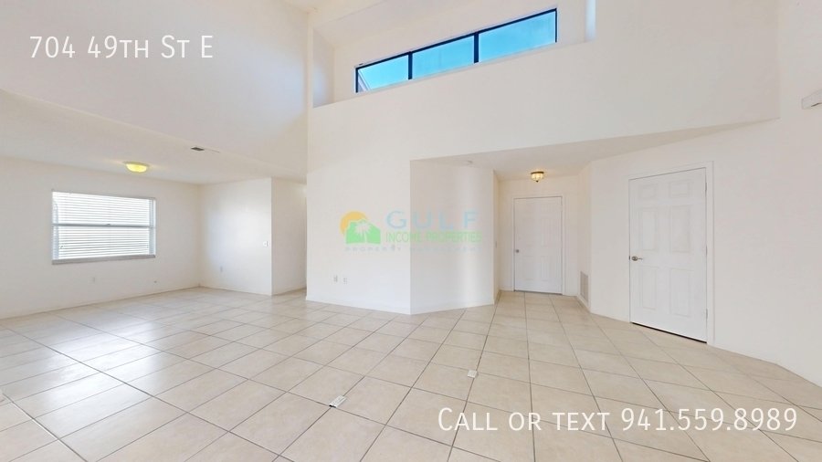 704 49th St E property image