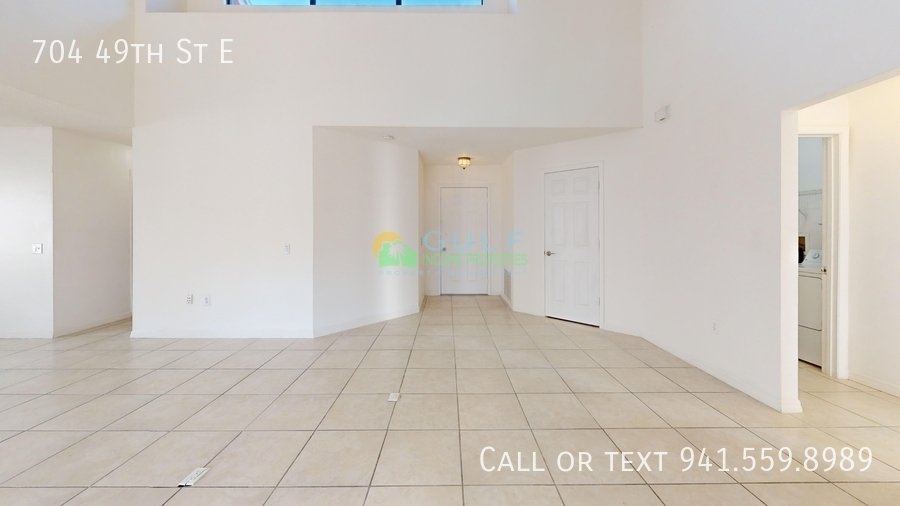 704 49th St E property image