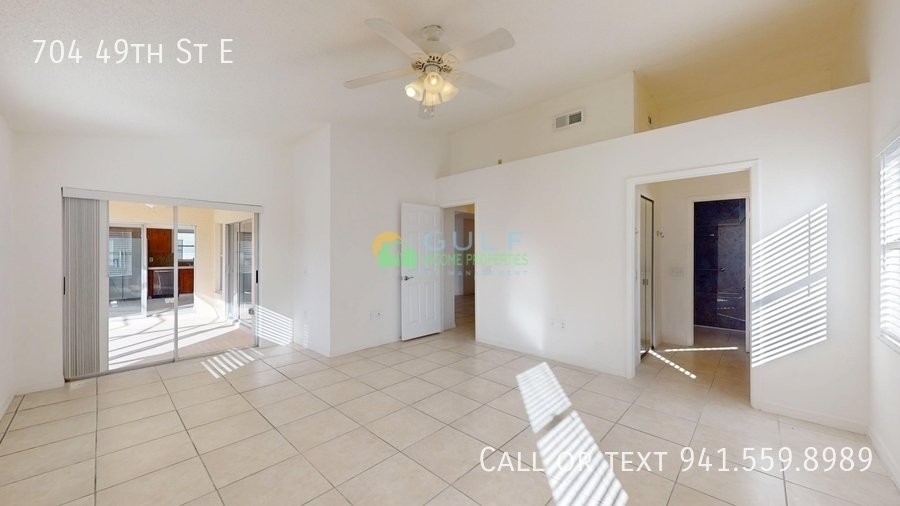 704 49th St E property image