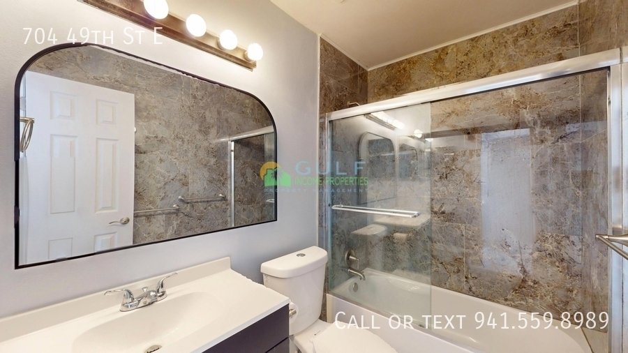 704 49th St E property image