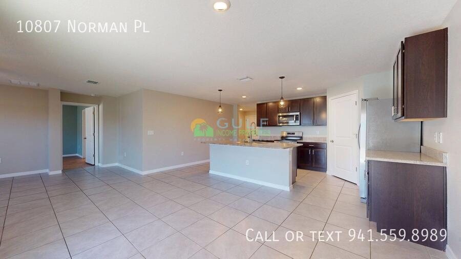 10807 Norman Pl property image