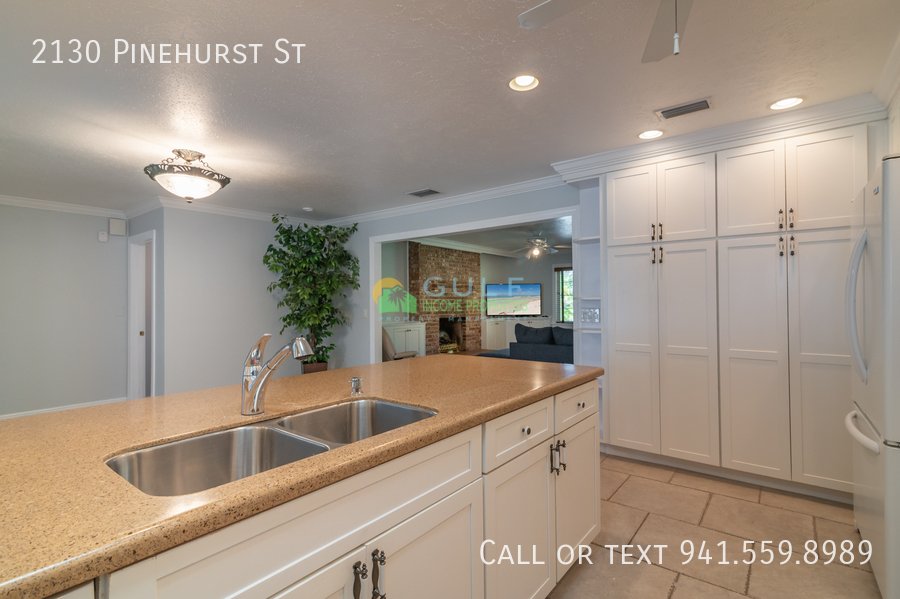 2130 Pinehurst St property image