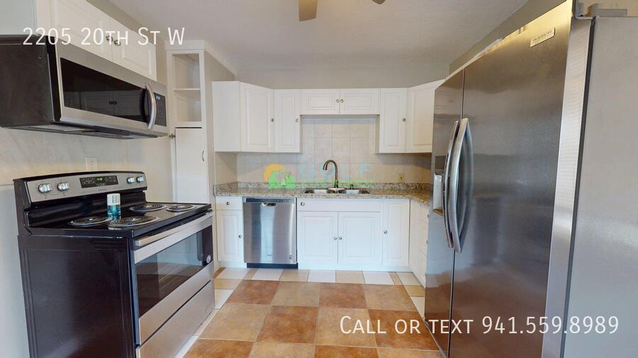 2205 20th St W property image