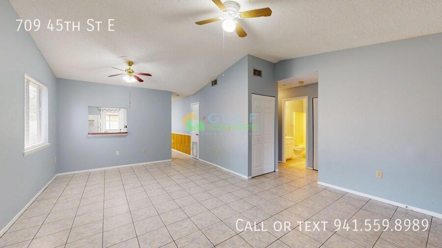 709 45th St E property image