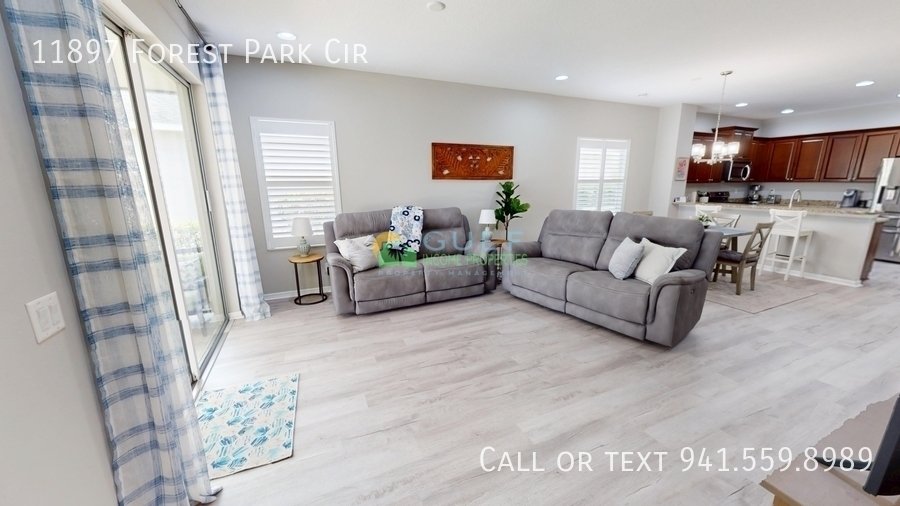 11897 Forest Park Cir property image