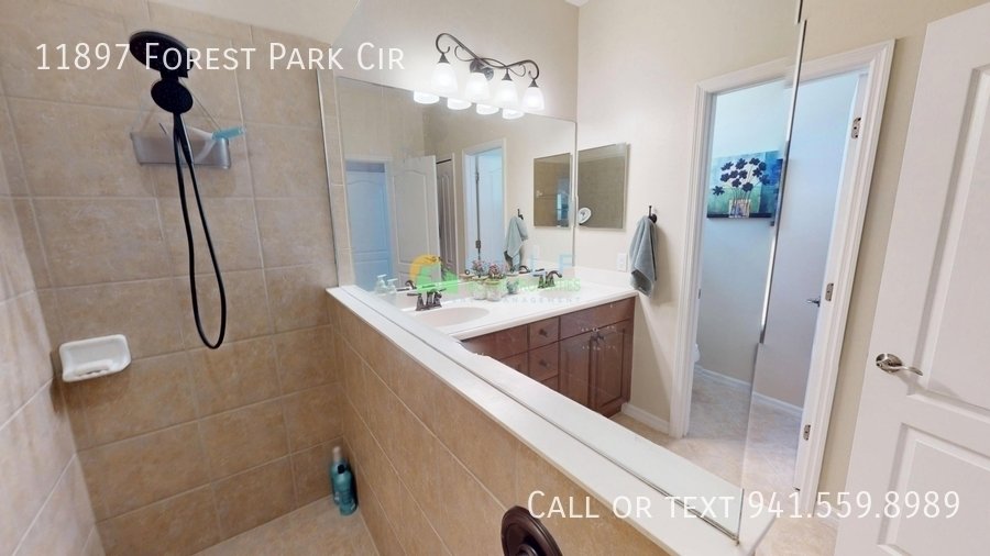 11897 Forest Park Cir property image