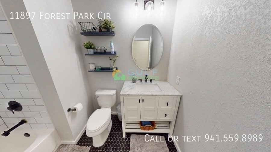 11897 Forest Park Cir property image