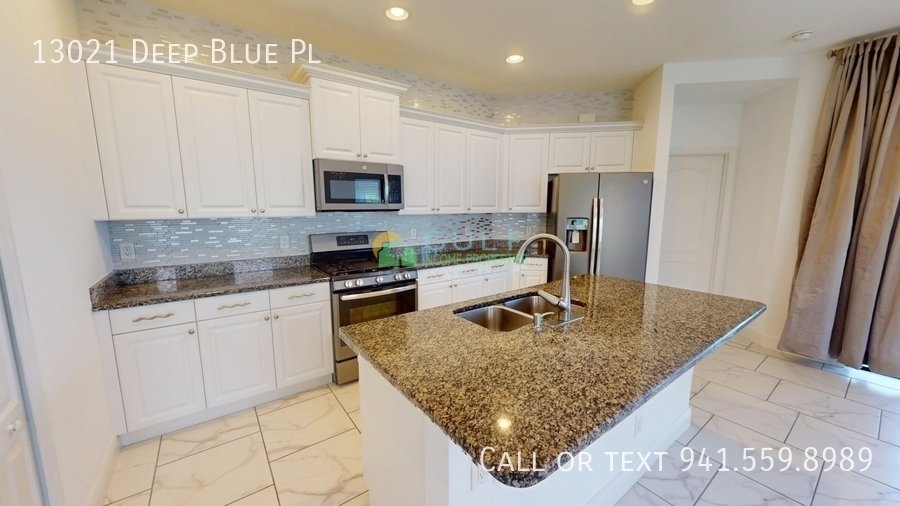 13021 Deep Blue Pl property image
