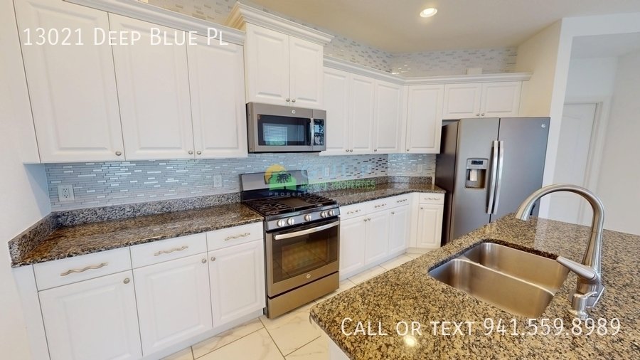 13021 Deep Blue Pl property image