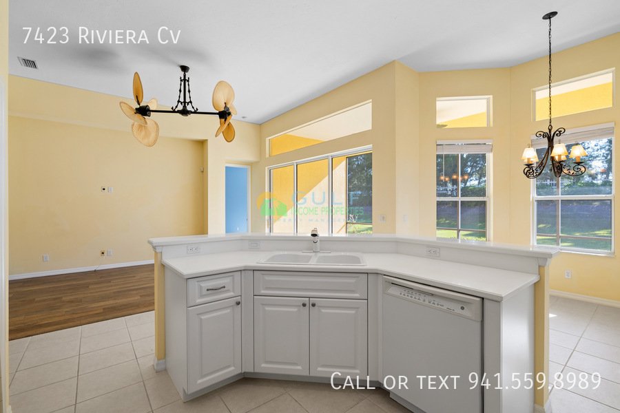 7423 Riviera Cv property image