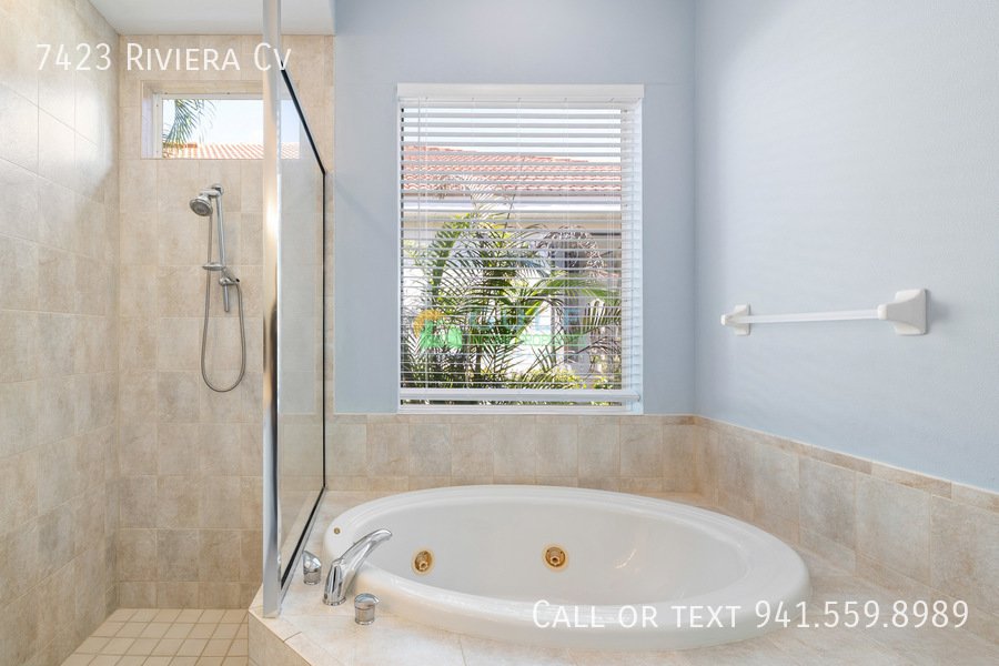 7423 Riviera Cv property image