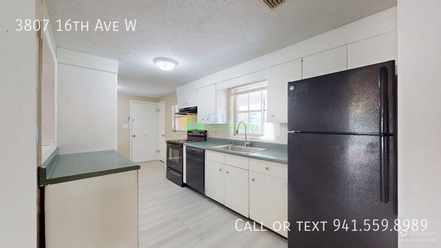 3807 16th Ave W property image