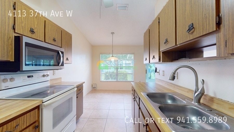 4113 37th Ave W property image