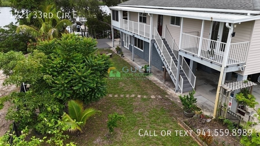 1221 33rd Cir E property image