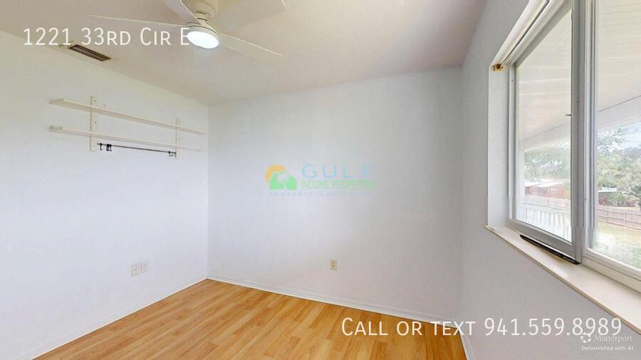 1221 33rd Cir E property image