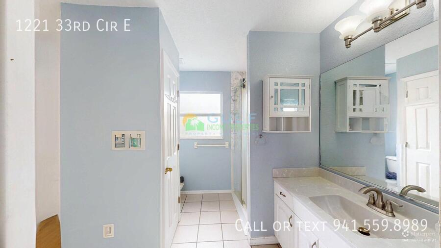 1221 33rd Cir E property image