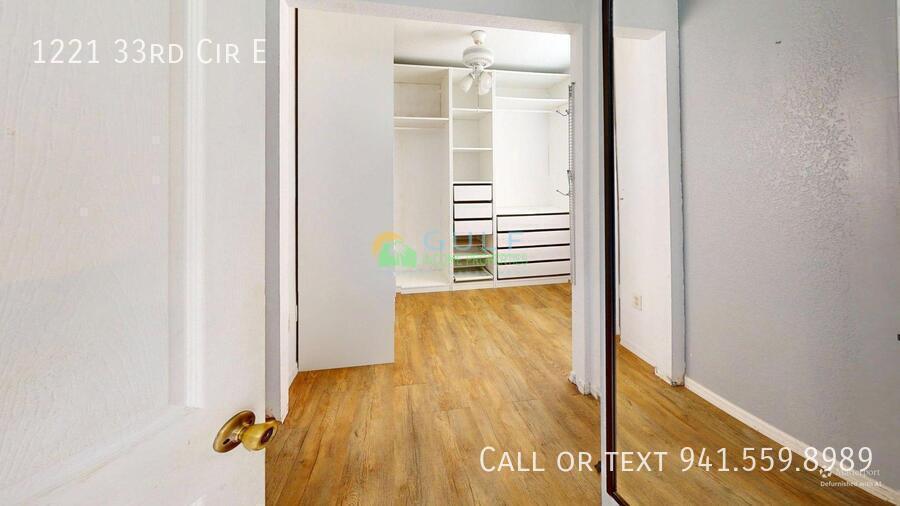 1221 33rd Cir E property image