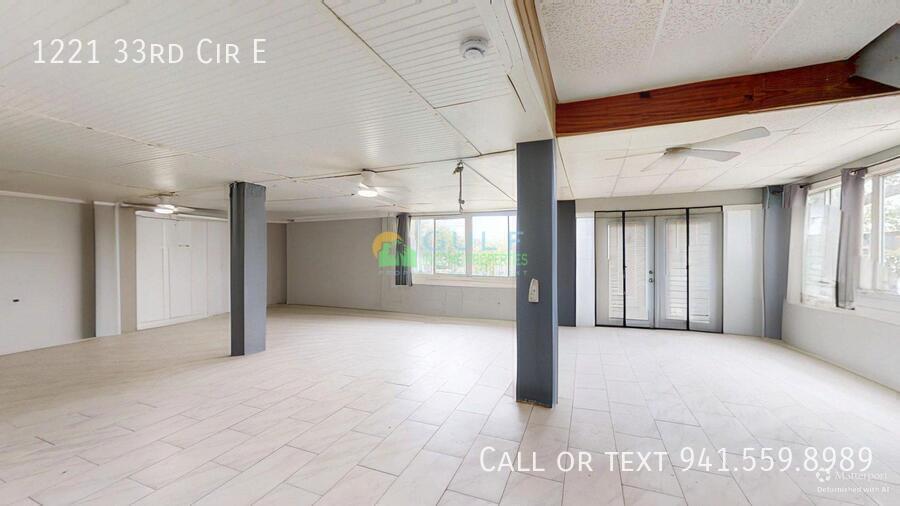 1221 33rd Cir E property image